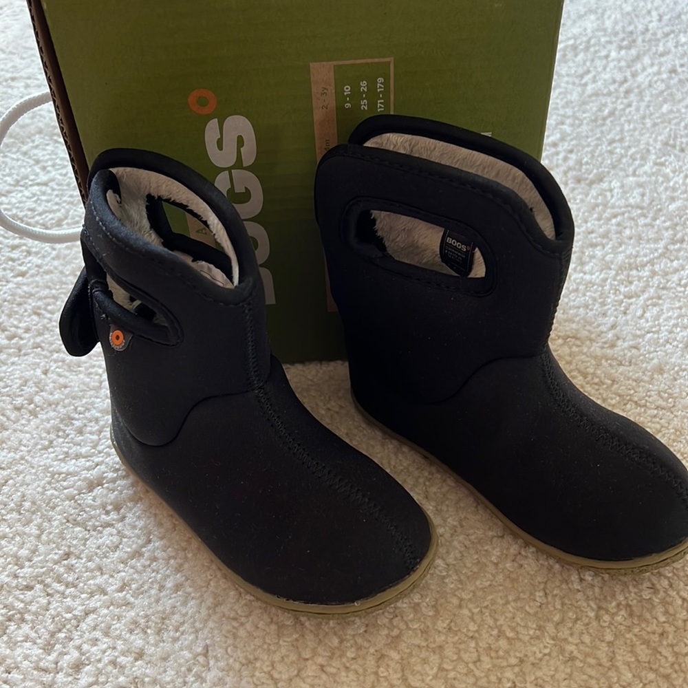 VGUC toddler 9 Bogs BabyBogs Solid black insulated pull on boots